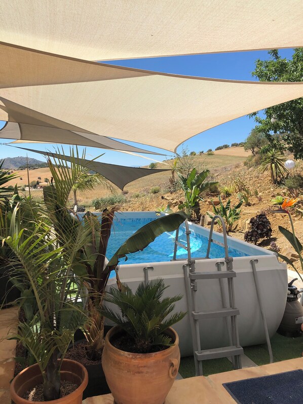 حمّام سباحة خارجي