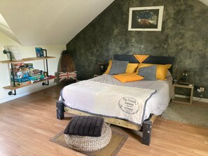 1 bedroom, desk, free WiFi, bed sheets - Ti Kaz Bananier, a haven of peace surrounded by greenery, close to all amenities. (Saint Gilles les Hauts)