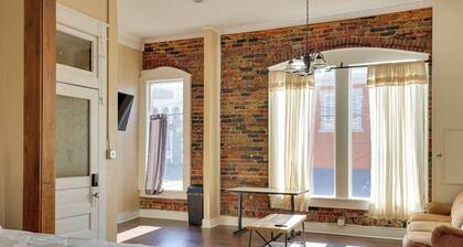 Pet-Friendly Studio in Historic Dtwn Marshall!