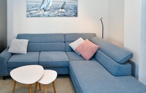 TV - Awesome home in Vodnjan (Vodnjan)