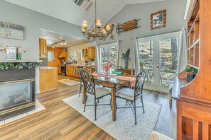 Interior - Million-Dollar Views! Alto Home Near Ski Apache (Alto)