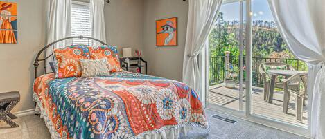 3 bedrooms, iron/ironing board, internet, bed sheets