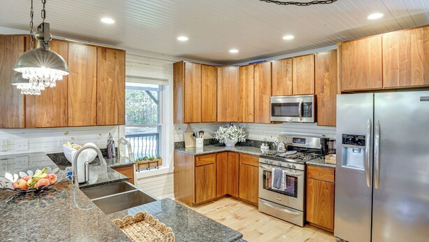 Unclassified image, 1 of 24, button - Walk to Marina & Beach: Charming Home in Hardin (Hardin)