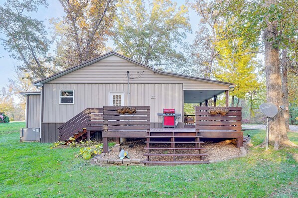 Exterior - Walk to Marina & Beach: Charming Home in Hardin (Hardin)