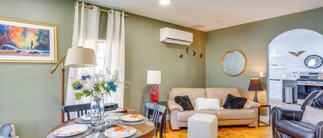 Fernseher, Bücher, Stereoanlage