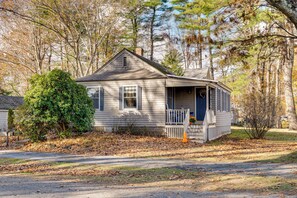 Exterior | Single-Story Home - < 1 Mi to Dtwn Ogunquit! Coastal Family Retreat (Ogunquit)