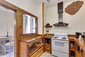 Fridge, microwave, coffee/tea maker, toaster