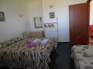 Iron/ironing board, free rollaway beds, free WiFi, bed sheets - Balconcino degli innamorati  (Ricadi)