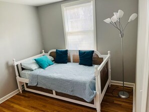 3 多间卧室、熨斗/熨衣板、WiFi、床单