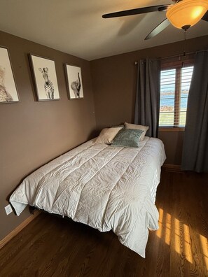 5 bedrooms, iron/ironing board, free WiFi, bed sheets