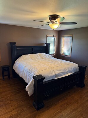 5 habitaciones, tabla de planchar con plancha y wifi gratis 