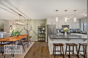 Fridge, microwave, oven, stovetop - Wild Haven Retreat - HotTub - King Bed - Fireplace - BBQ! (Edmonton)