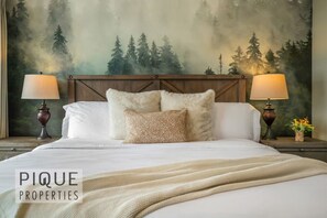 3 bedrooms, desk, iron/ironing board, travel cot - Wild Haven Retreat - HotTub - King Bed - Fireplace - BBQ! (Edmonton)