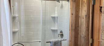 Come stay on the farm, pet friendly! music city, galax va. Blue ridge mountains.