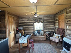 Smart TV - Come stay on the farm, in music city galax va. Blue ridge mountains. (Galax)