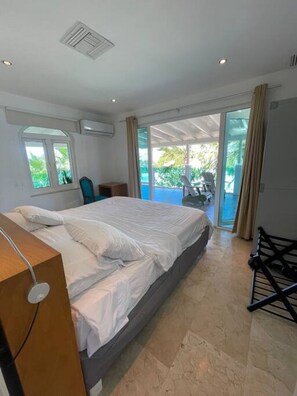 14 habitaciones, tabla de planchar con plancha, cuna de viaje y wifi 