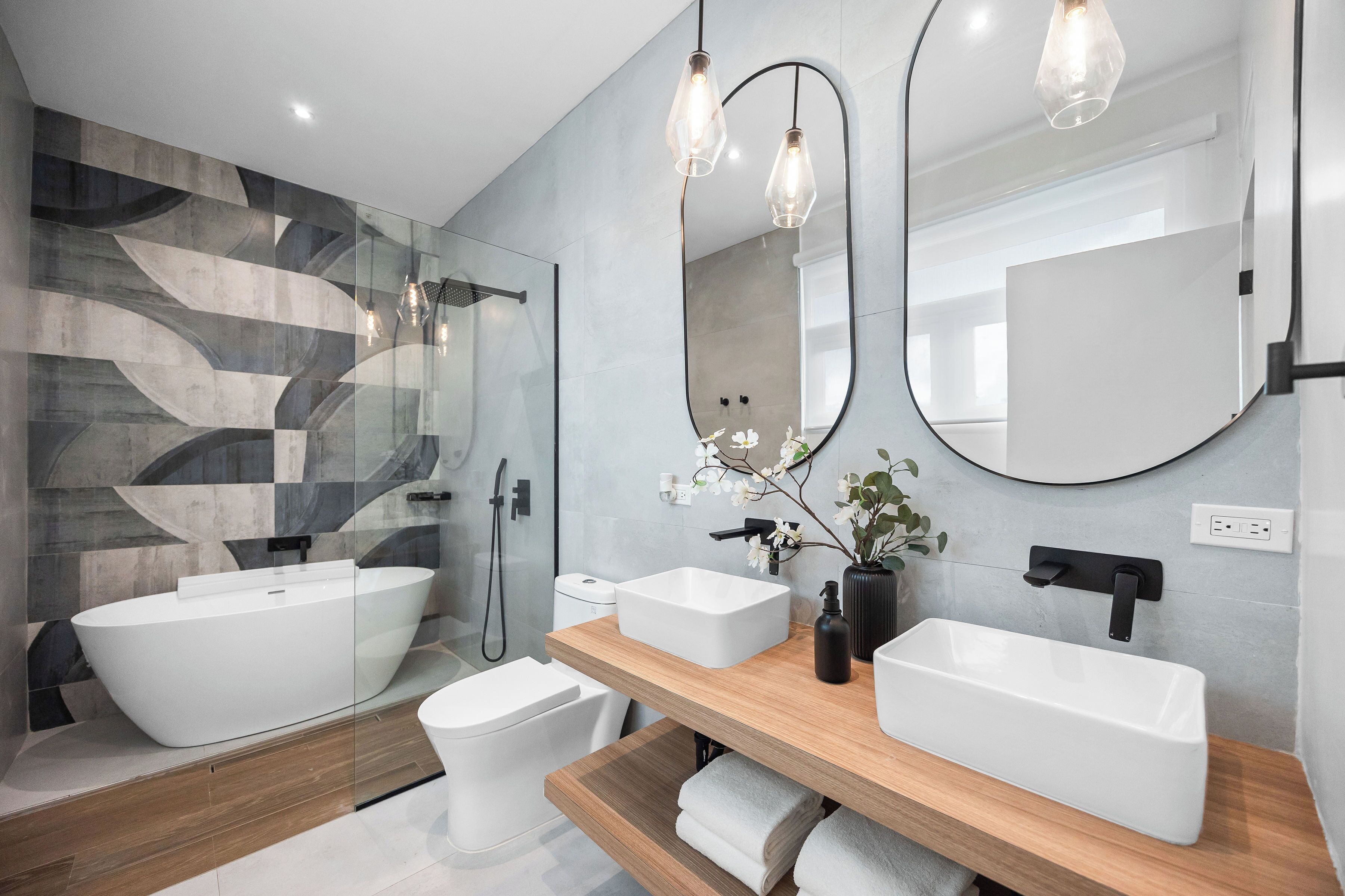 Royal Penthouse, 5 Bedrooms, Balcony | Bathroom