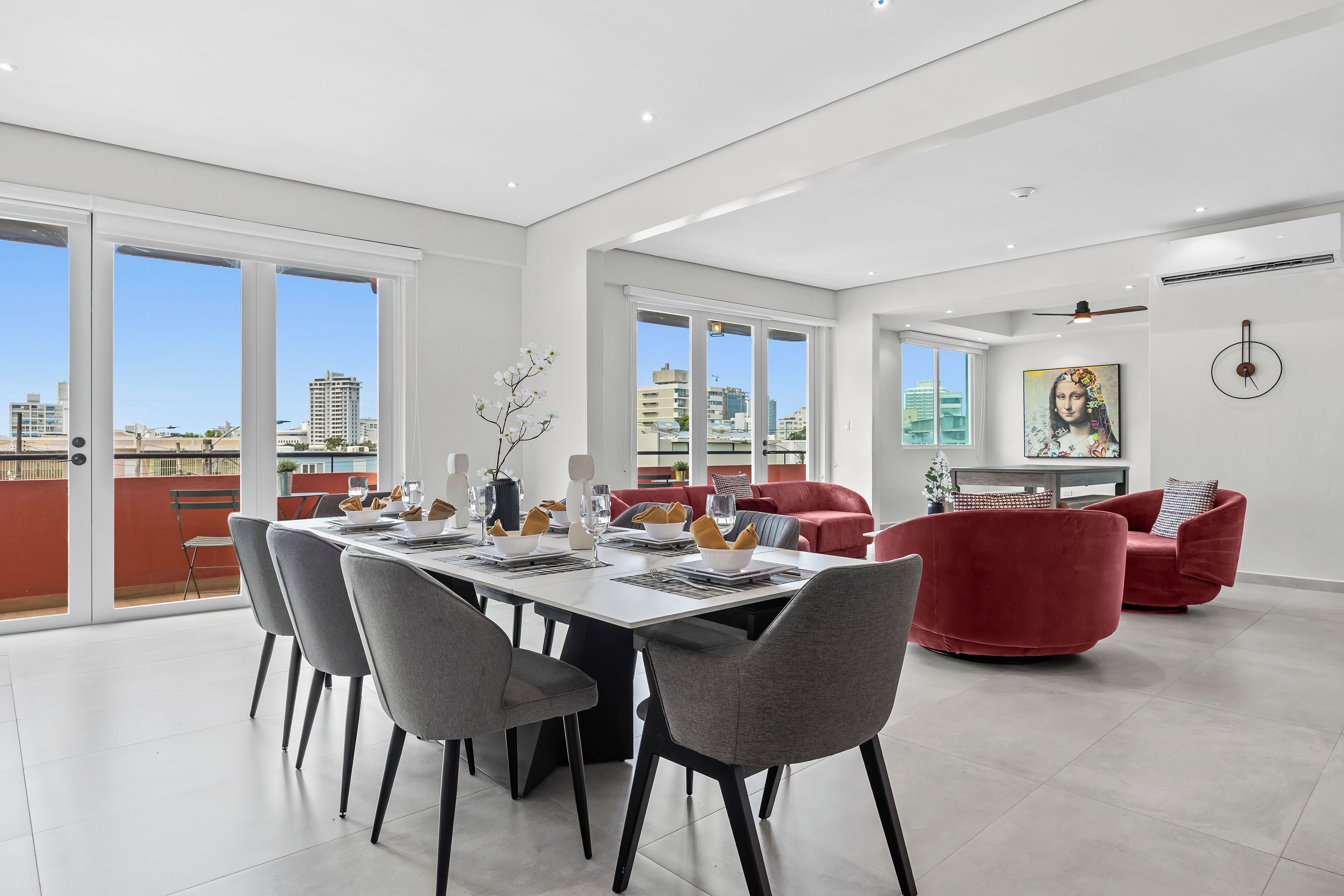 Royal Penthouse, 5 Bedrooms, Balcony | In-room dining