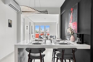 Ático Royal, 5 habitaciones, balcón | Comedor