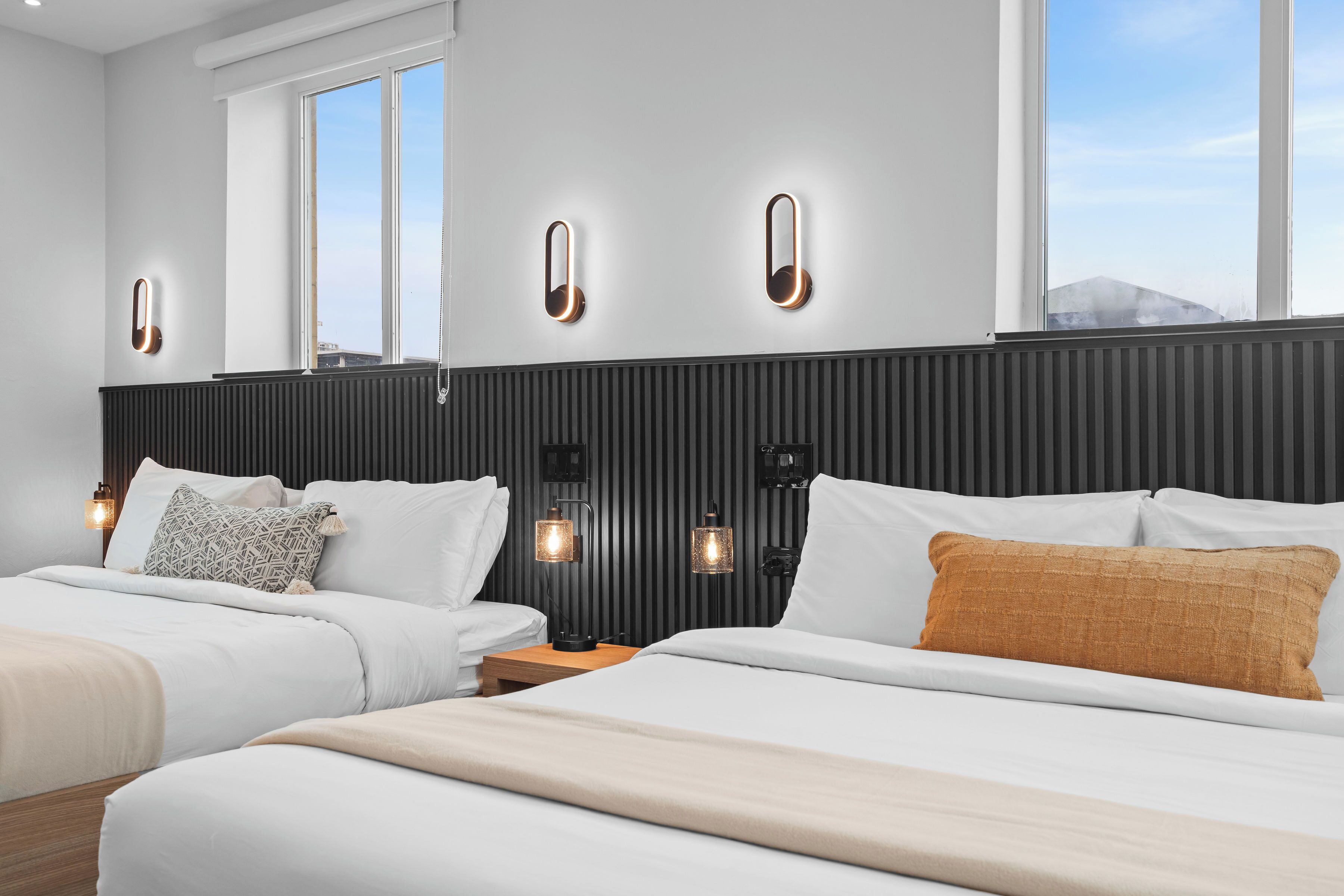 Suíte premium, 2 quartos | Wi-Fi de cortesia, roupa de cama