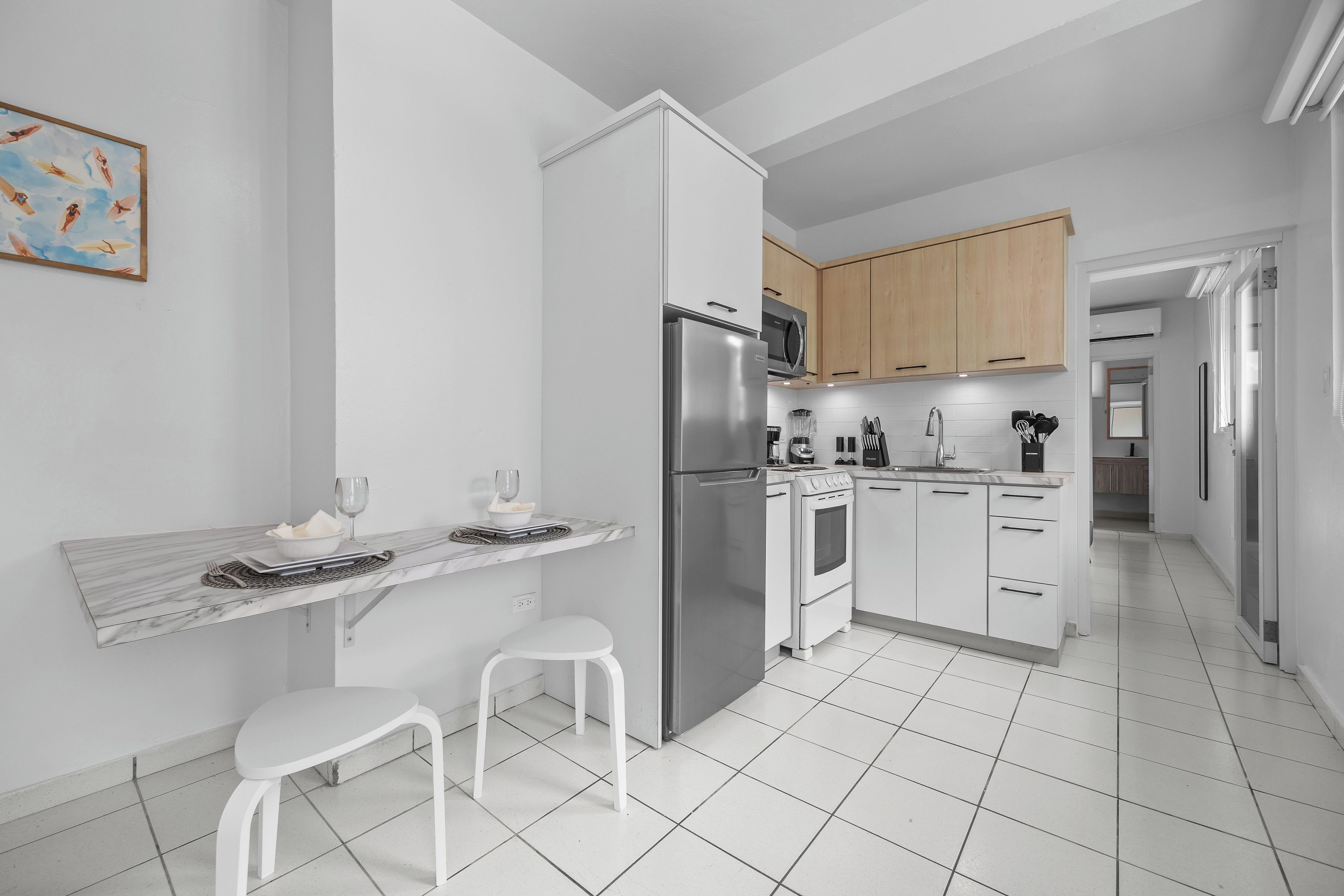 Exclusive Apartment, Pool View | Living room | Flat-screen TV