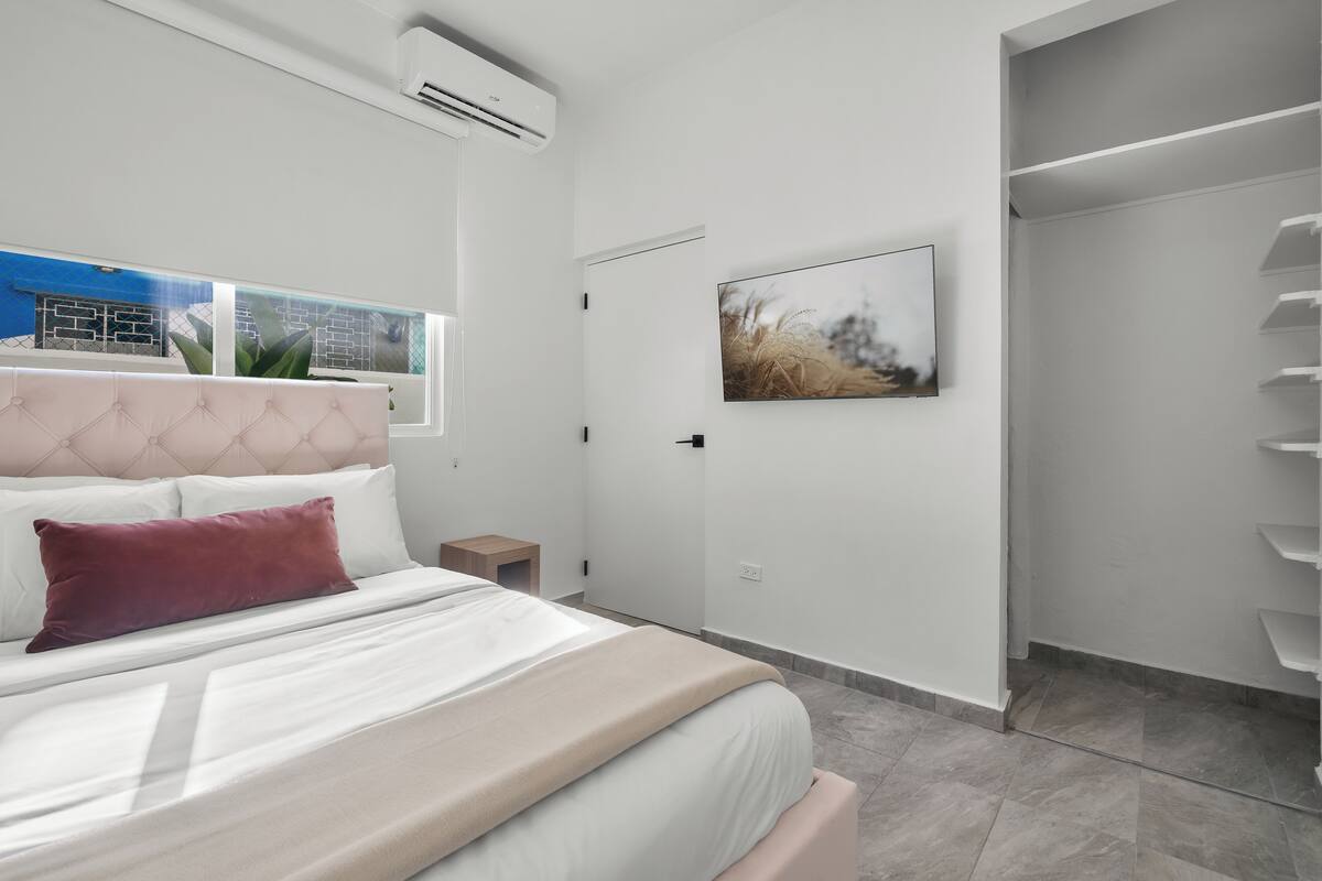 Camera Basic, 1 letto queen, accesso in sedia a rotelle | Wi-Fi gratuito, lenzuola