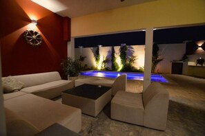 Pool - The best 3BR Villa 5BR in Aruba at a perfect location ! (Palm Beach)