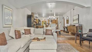Smart TV, fireplace, DVD player