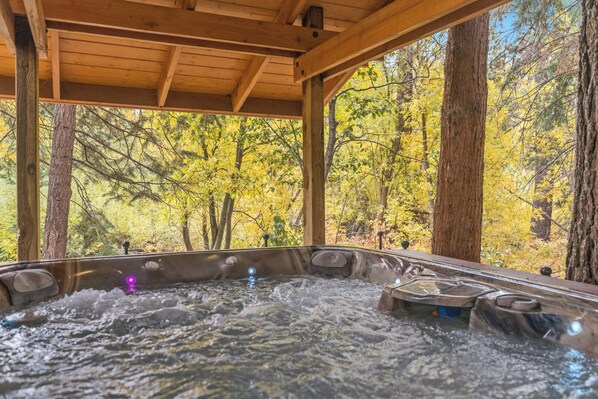 Outdoor spa tub
