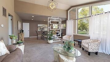 Televisión, chimenea