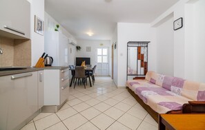 Smart TV - Beautiful apartment in Senj with house sea view (Senj)