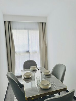 تناول الطعام