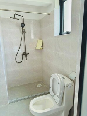 مناشف، صابون، ورق حمّام