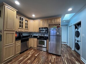 Refrigerador, microondas, horno y lavavajillas 