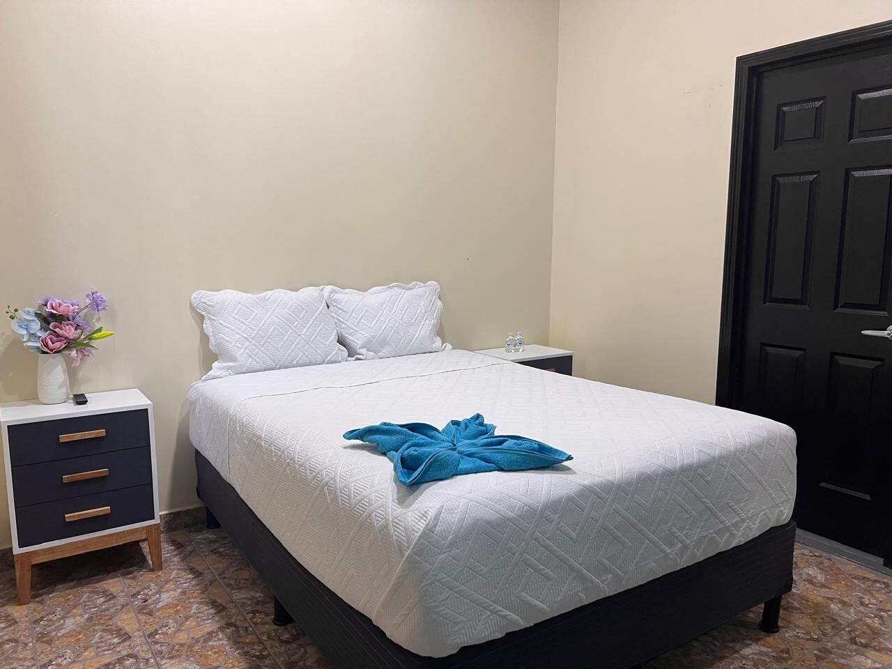 Wifi gratis y ropa de cama 