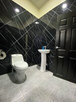 华丽客房 | 免费 WiFi、床单