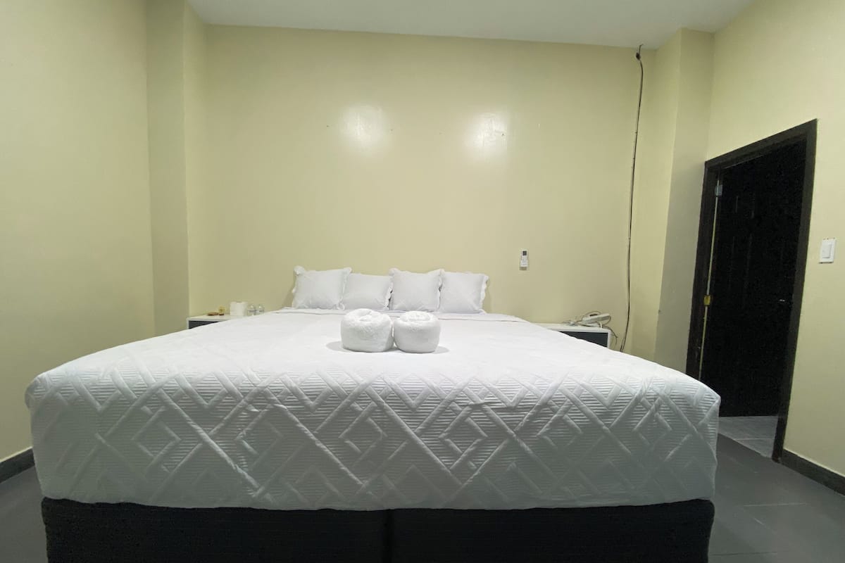 Deluxe Room | Free WiFi