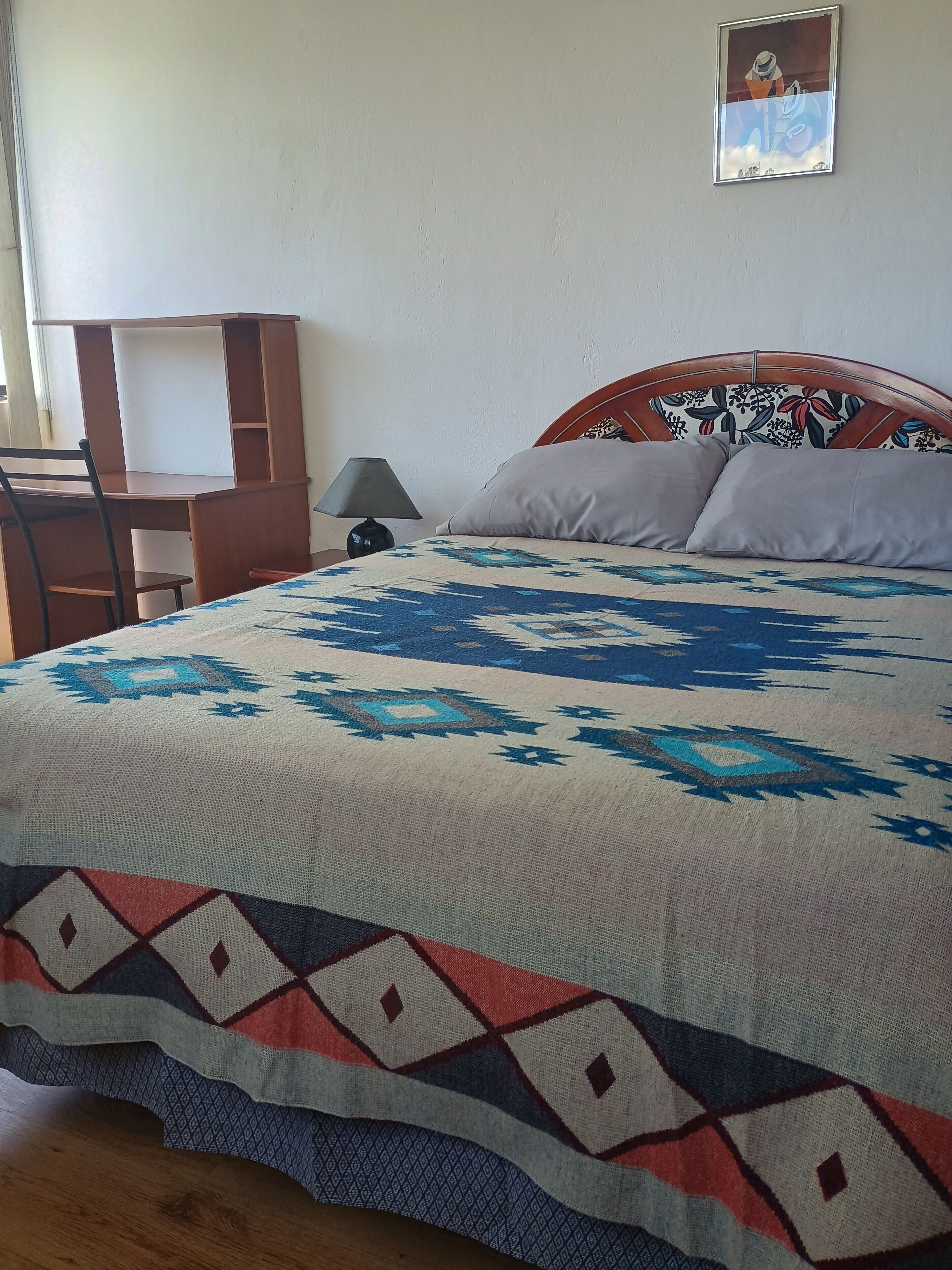 1 室のベッドルーム、WiFi