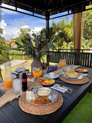 Tägliches inbegriffenes großes Frühstück