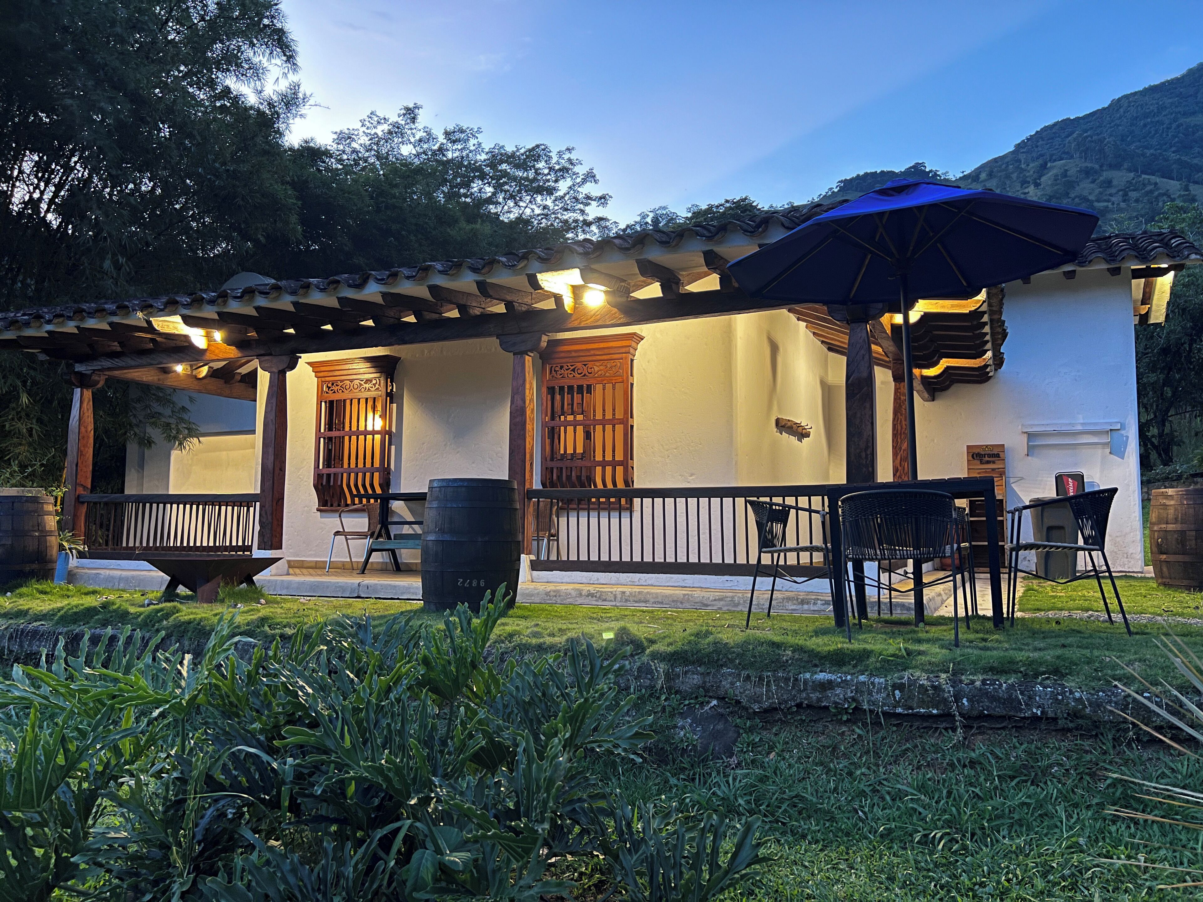 Casa de campo | Frigobar, individualmente decorados, Wi-Fi de cortesia, roupa de cama