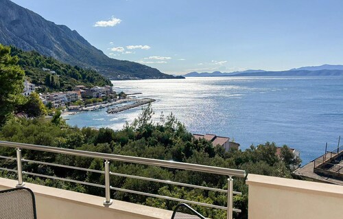 Nice apartment in Podgora with WiFi