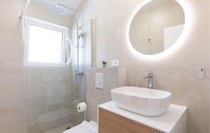 Shower, hair dryer - Lovely home in Imotski (Imotski)