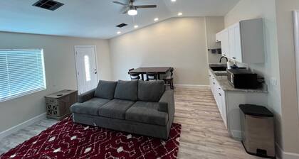 Route 66 Downtown Cottage