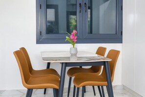 Dining - 2-bedroom apartment in delightful Dakar with fitness room, AC (Dakar)
