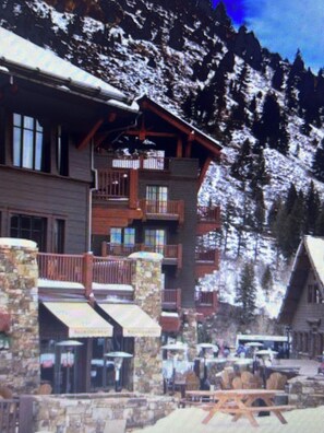 Exterior - 3-bedroom Ritz-Carlton Club hotel in peaceful Aspen with fitness room and AC (Aspen)