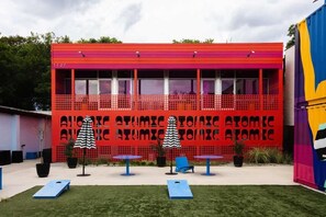 المنطقة المحيطة بالمنشأة