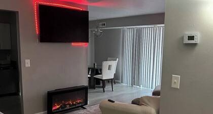 Charming 2-bedroom apartment with fitness room and AC in Southfield