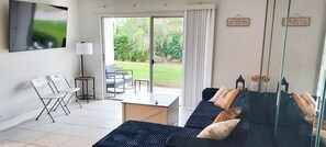 Smart TV, computer monitors