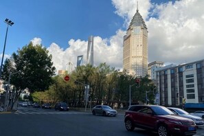 Self parking - HanTing Hotel (Shanghai The Bund Yuyuan Subway Station) (Shanghai)