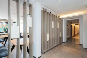 Interior - HanTing Hotel (Shanghai Hongqiao Railway Station) (Shanghai)